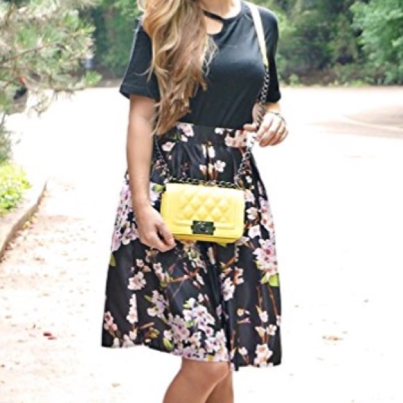Floral midi skater skirt! - Picture 2 of 8